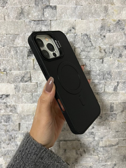 İPhone 16 Pro Max Uyumlu Siyah Kartlıklı MagSafe Standlı Kılıf