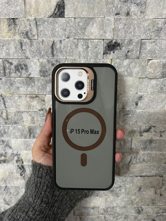 İPhone 15 Pro Max Uyumlu Kahverengi MagSafe Standlı Kılıf – Lens Çerçeveli