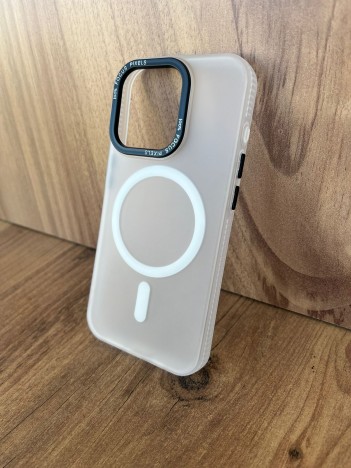 İPhone 15 Pro Uyumlu Buzlu Beyaz MagSafe Kılıf – Lens Çerçeveli, Premium Koruma