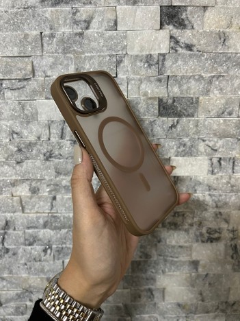 İPhone 15 Uyumlu Kahverengi MagSafe Standlı Lens Korumalı Case Pro Kılıf