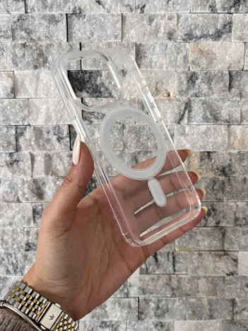 İPhone 15 Pro Uyumlu Sert Şeffaf MagSafe Kılıf – Minimal Tasarım