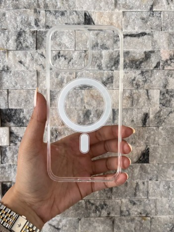 İPhone 16 Pro Max Uyumlu Sert Şeffaf MagSafe Kılıf – Minimal Tasarım