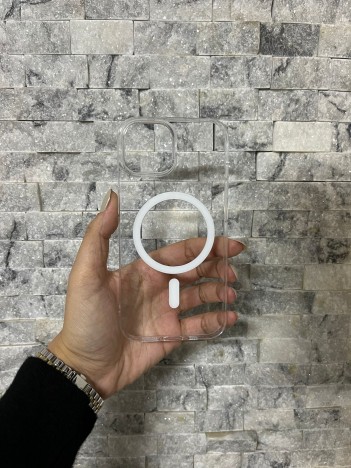 iPhone 15 Uyumlu Beyaz Sert Şeffaf MagSafe Premium Kılıf