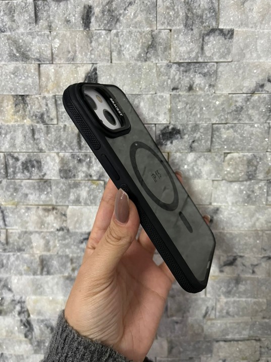 İPhone 15 Uyumlu Siyah MagSafe Standlı Kılıf – Lens Çerçeveli