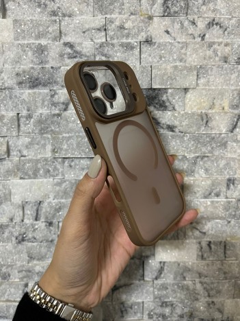 İPhone 17 Pro Uyumlu Kahverengi MagSafe Standlı Lens Korumalı Case Pro Kılıf