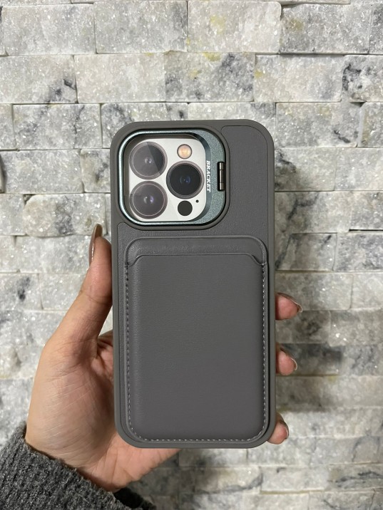 İPhone 15 Pro Uyumlu Gri Kartlıklı MagSafe Standlı Kılıf