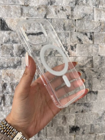 İPhone 16 Pro Uyumlu Sert Şeffaf MagSafe Kılıf – Minimal Tasarım