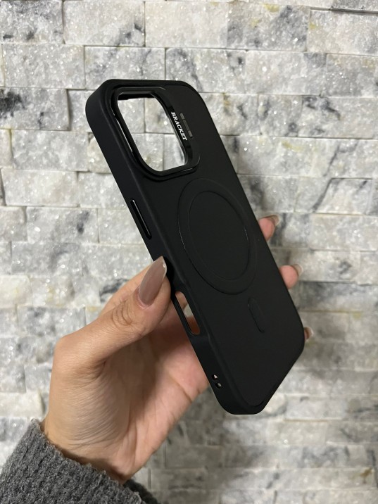 İPhone 17 Uyumlu Siyah Kartlıklı MagSafe Standlı Kılıf
