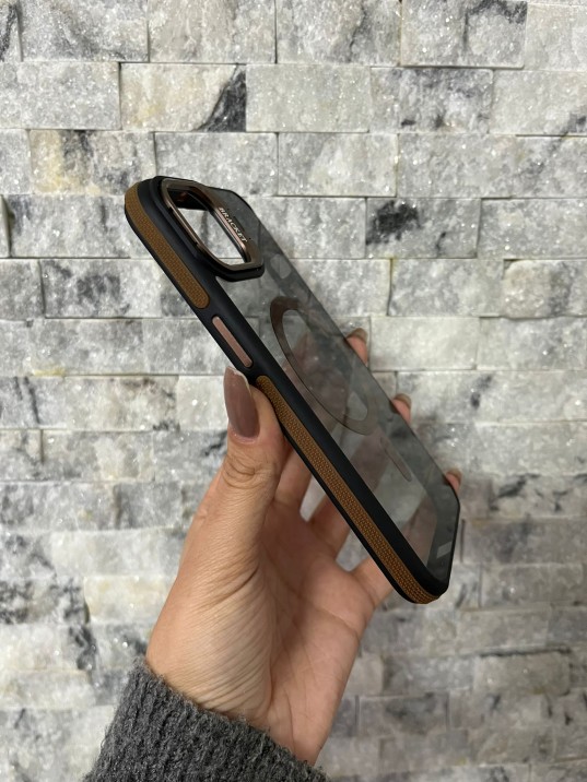 İPhone 13 / 14 Uyumlu Kahverengi MagSafe Standlı Kılıf – Lens Çerçeveli