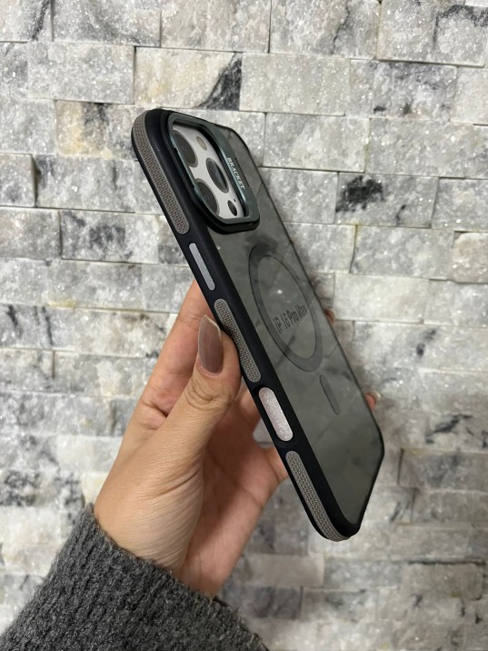 İPhone 16 Pro Max Uyumlu Gri MagSafe Standlı Kılıf – Lens Çerçeveli