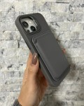İPhone 15 Uyumlu Gri Kartlıklı MagSafe Standlı Kılıf