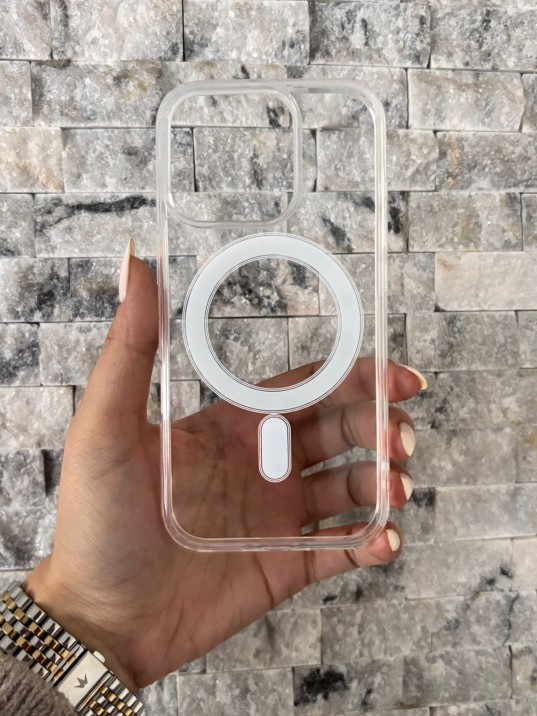İPhone 16 Pro Uyumlu Sert Şeffaf MagSafe Kılıf – Minimal Tasarım